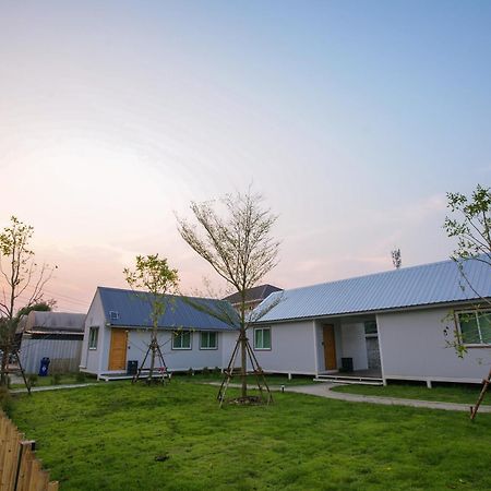 Barn Sampran Resort บ้านสามพรานรีสอร์ท Nakhon Pathom Exteriör bild