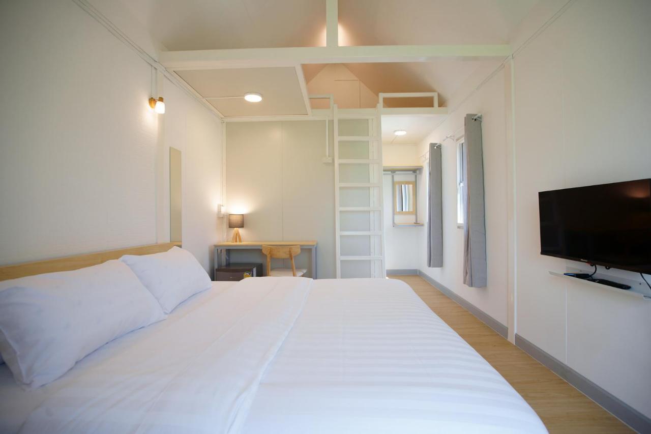 Barn Sampran Resort บ้านสามพรานรีสอร์ท Nakhon Pathom Exteriör bild